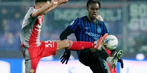 意甲巅峰绞杀！国米3分领跑暗藏致命软肋，米兰单线作战藏逆袭杀招，9轮生死战谁能笑到最后？