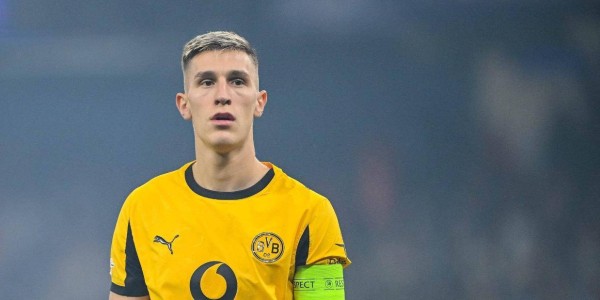 曼联夏窗卖人加节省工资有望获2亿！可增加引援，考虑签多特铁卫