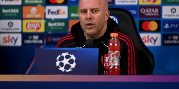 体坛联播｜斯洛特首度公开回应萨拉赫，曼联4比1大胜狼队