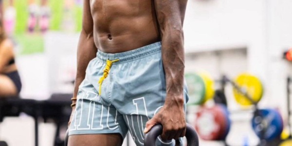 曝曼联320万抛售滕哈格首签！左闸竞争激烈，大英卡洛斯减肥迎战